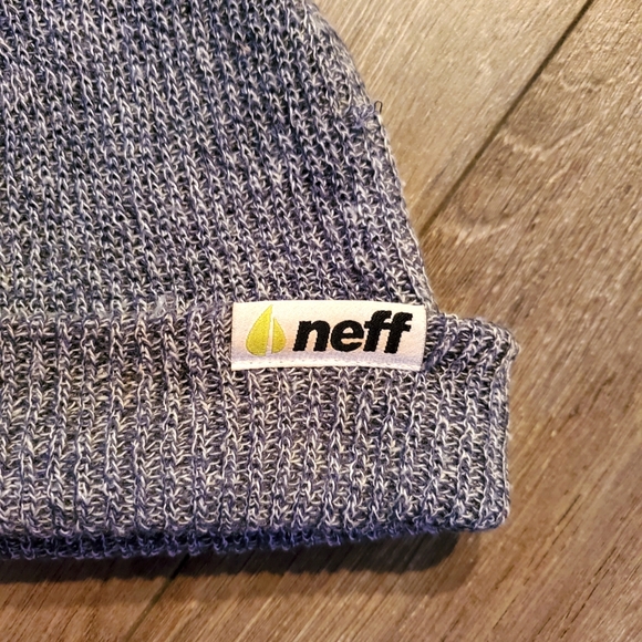 4/$20 Neff Gray Toque/Beanie - Picture 4 of 5